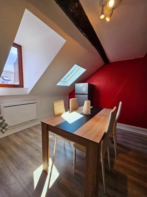 Ferienwohnung Le Bourbon Hypercentre Charleville-Mézières Exterior foto