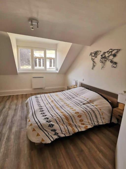 Ferienwohnung Le Bourbon Hypercentre Charleville-Mézières Exterior foto